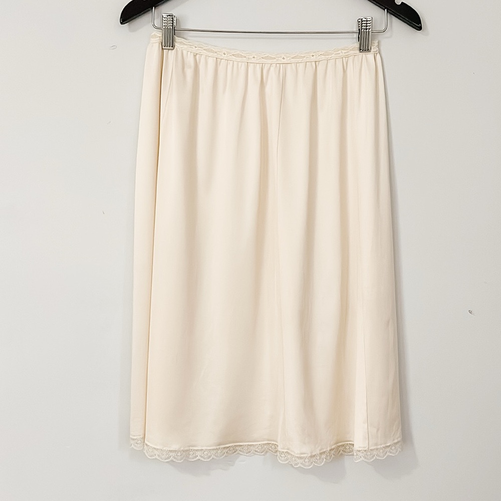 Vintage Eaton Vanity Fair Skip Skirt with Lace Trim